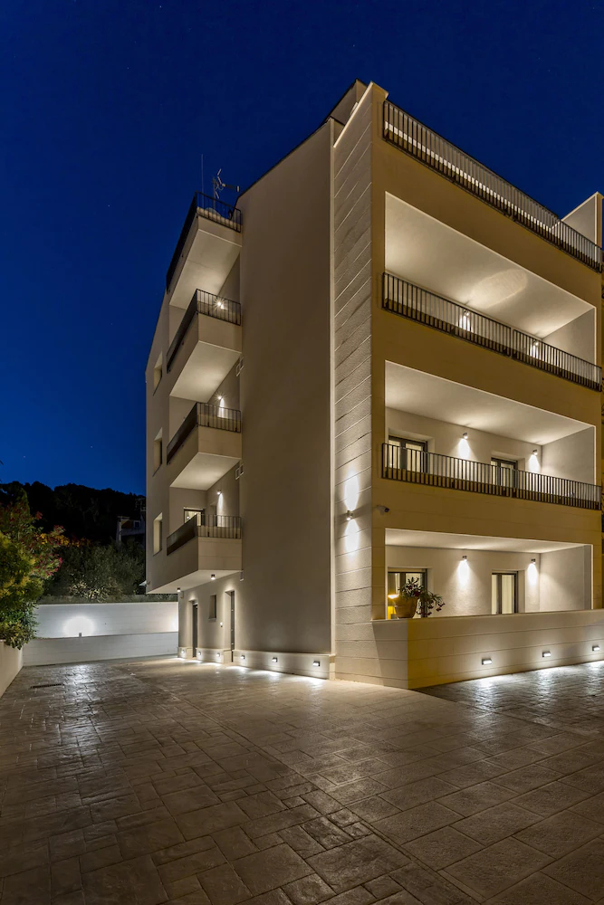 2 Nights Studios Apartments