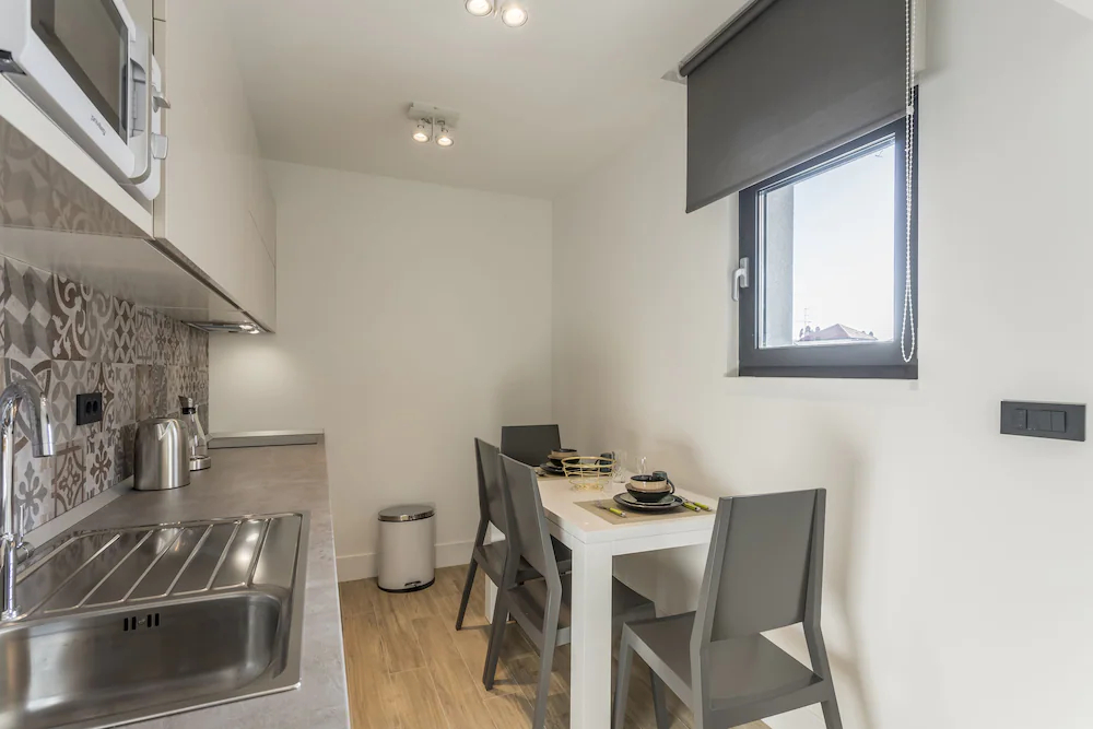 2 Nights Studios Apartments
