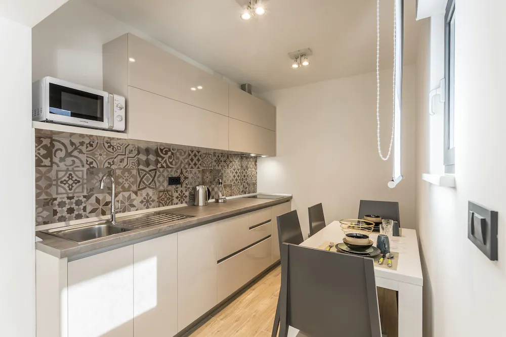 2 Nights Studios Apartments