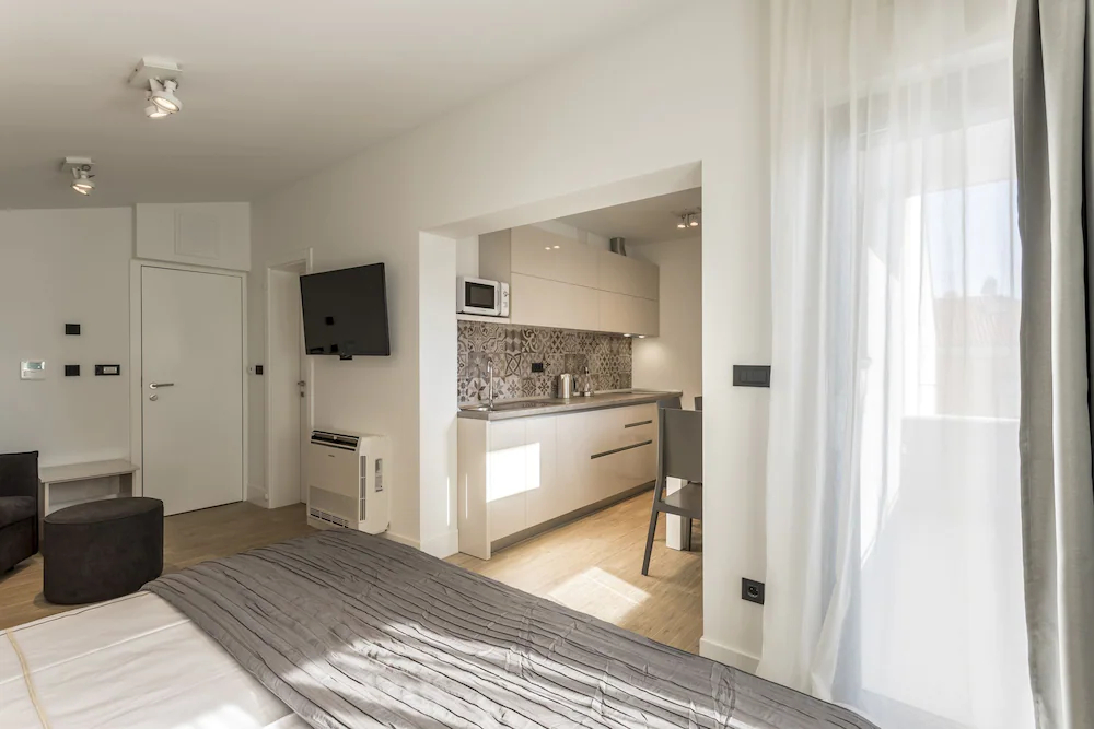 2 Nights Studios Apartments