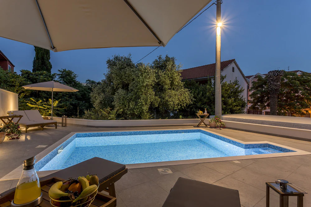 2 Nights Studios Apartments