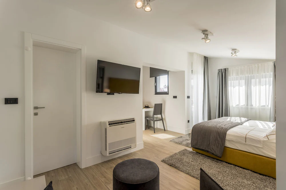 2 Nights Studios Apartments