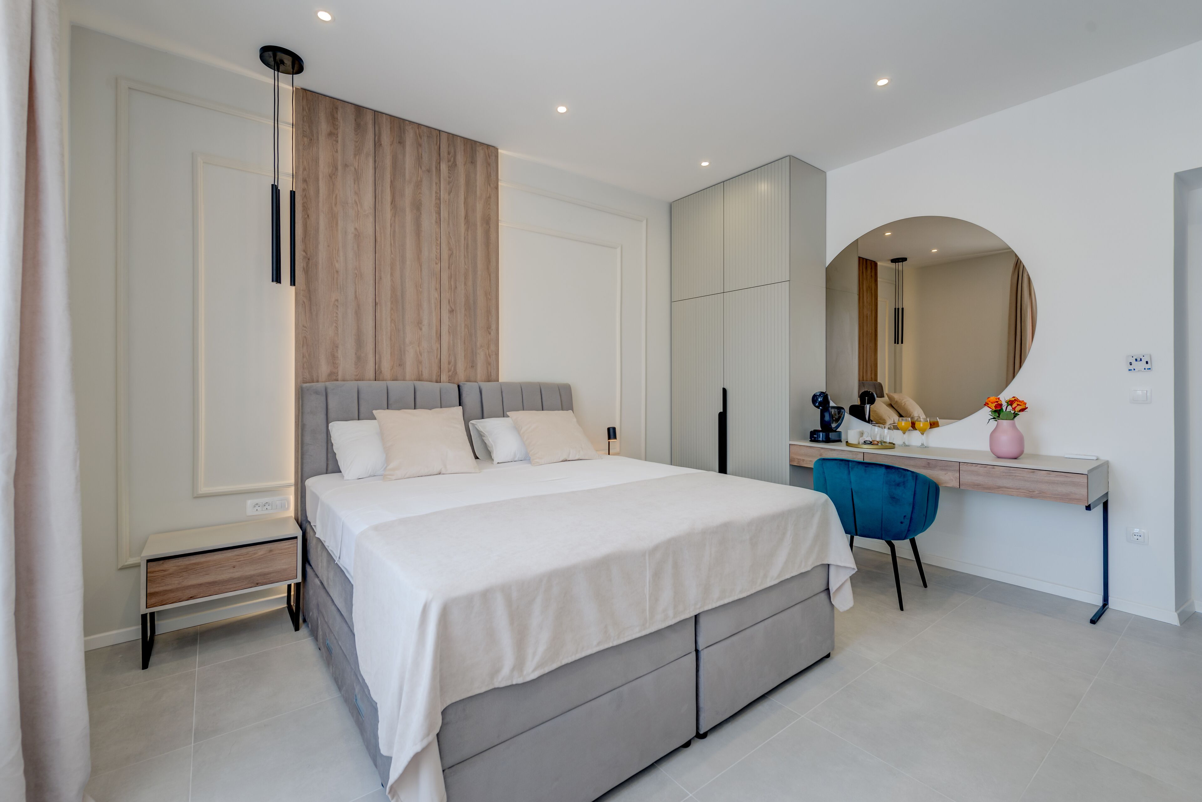 48 Rooms Split