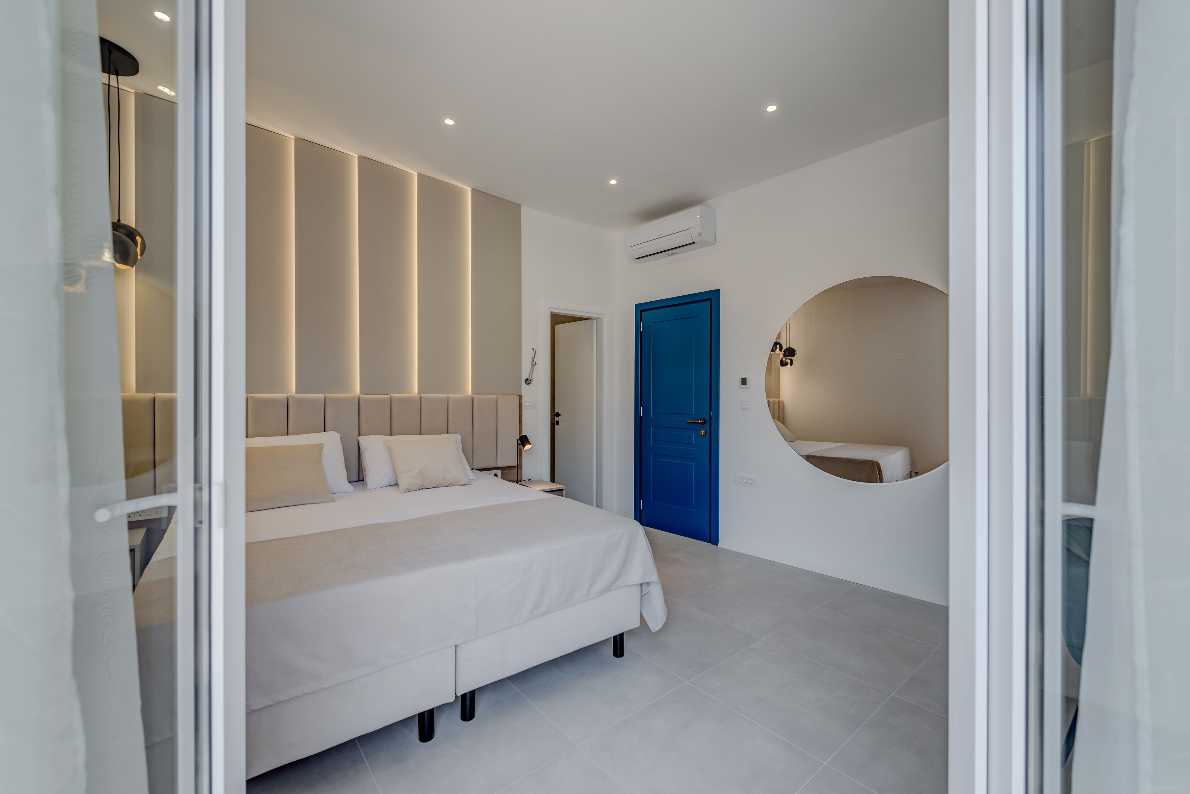 48 Rooms Split