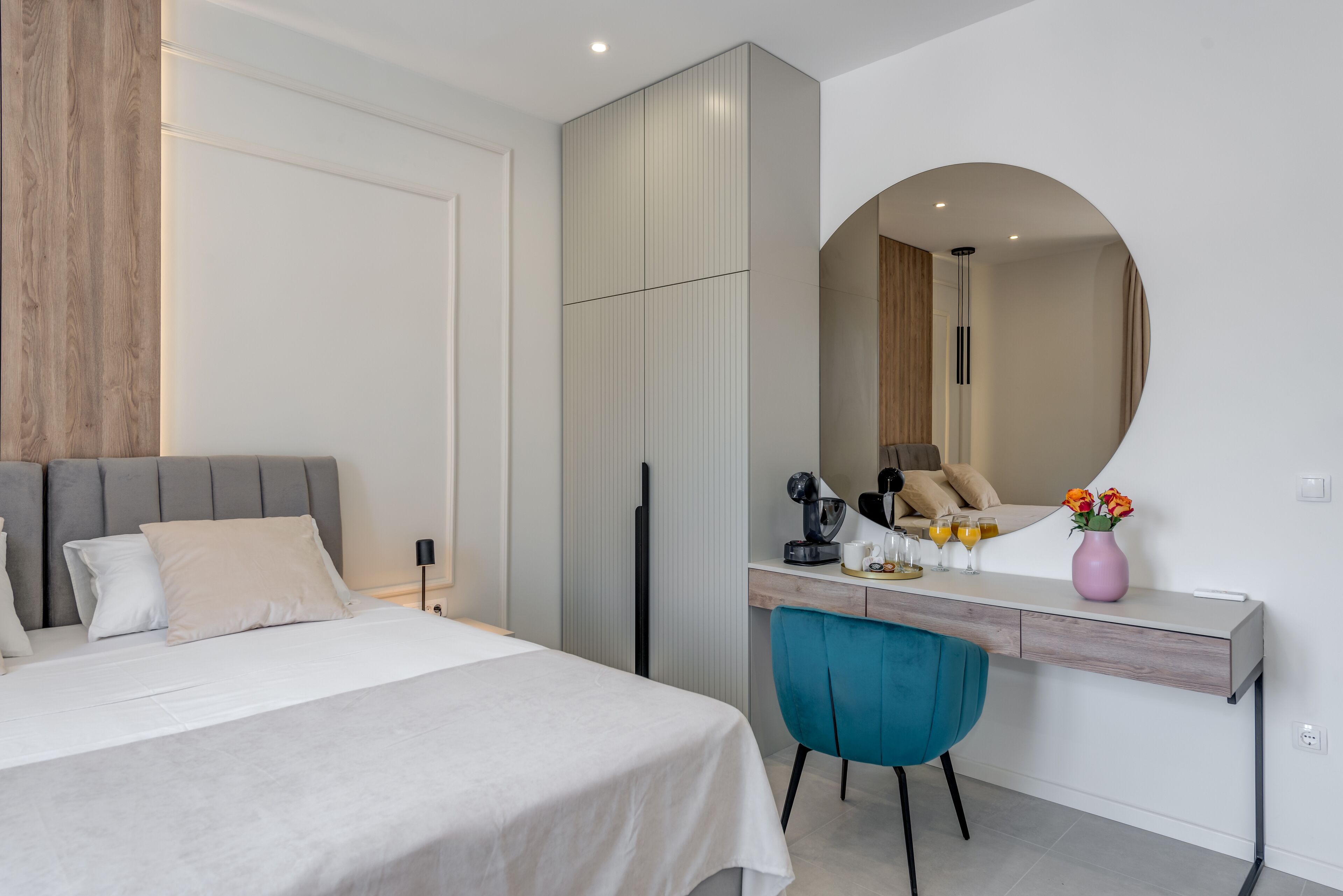 48 Rooms Split