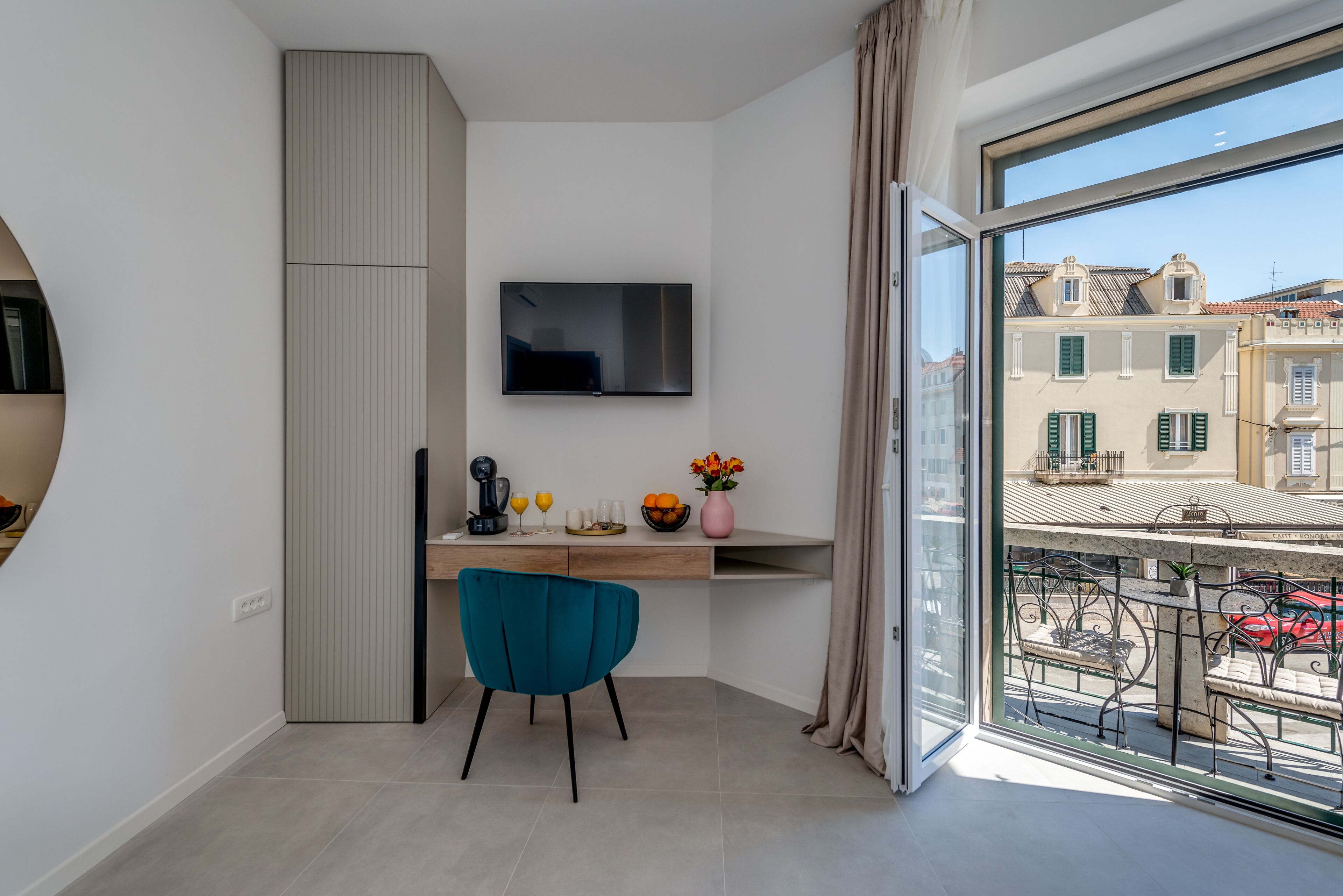 48 Rooms Split