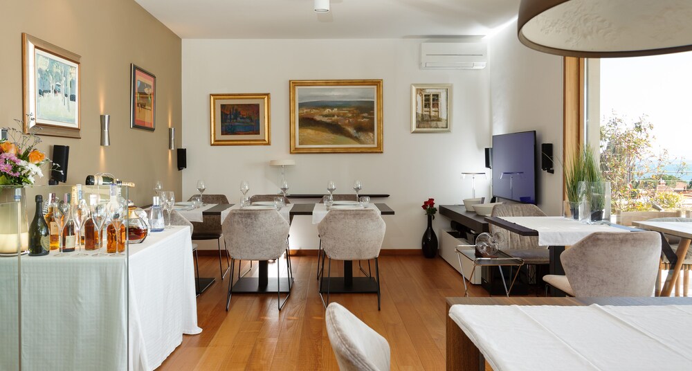Alba Residence