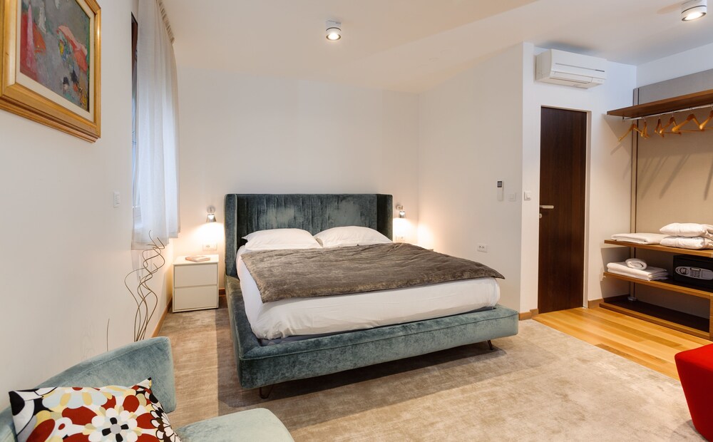 Alba Residence