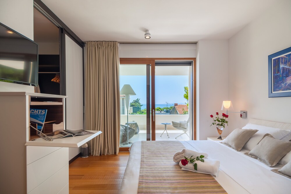 Alba Residence