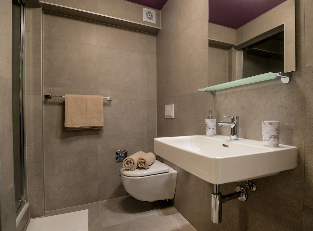 Annies Stone Studio & Room