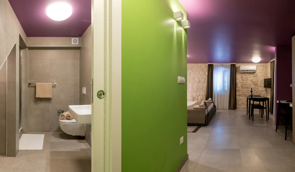 Annies Stone Studio & Room