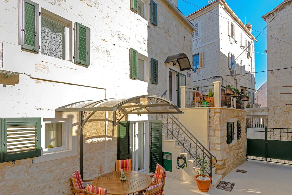 Apartments And Rooms Villa Erede