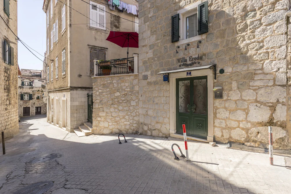Apartments And Rooms Villa Erede