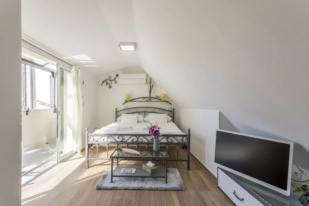 Apartments And Rooms Villa Erede