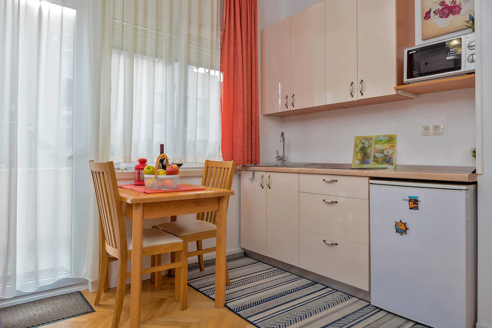 Apartments Emi