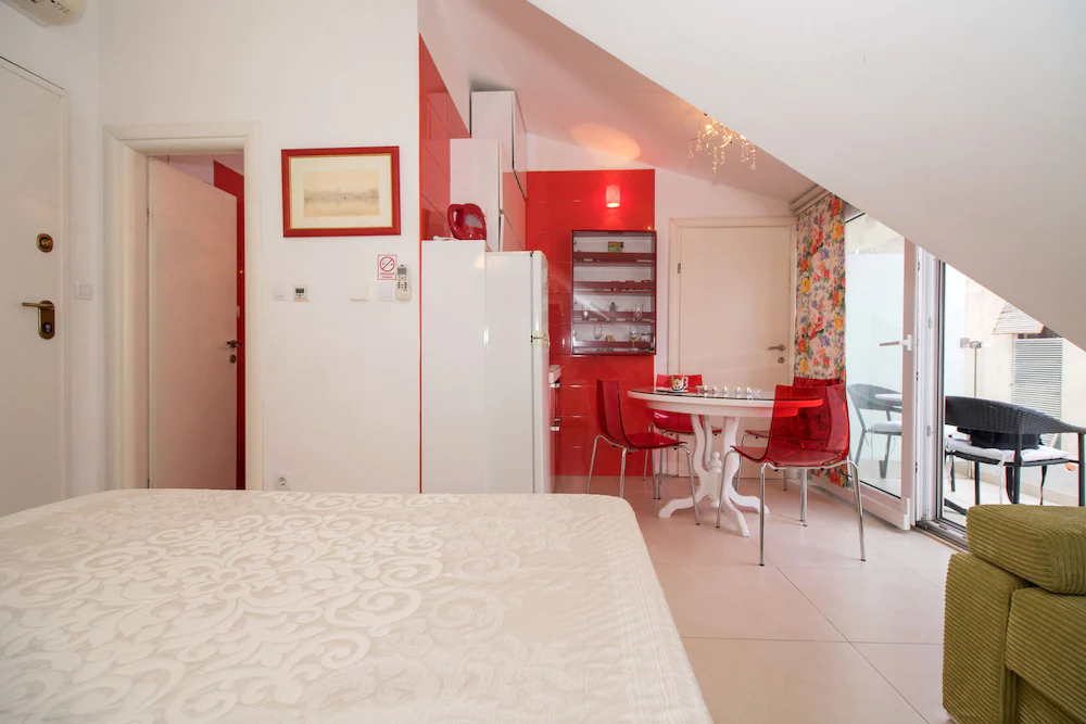 Apartments Tin