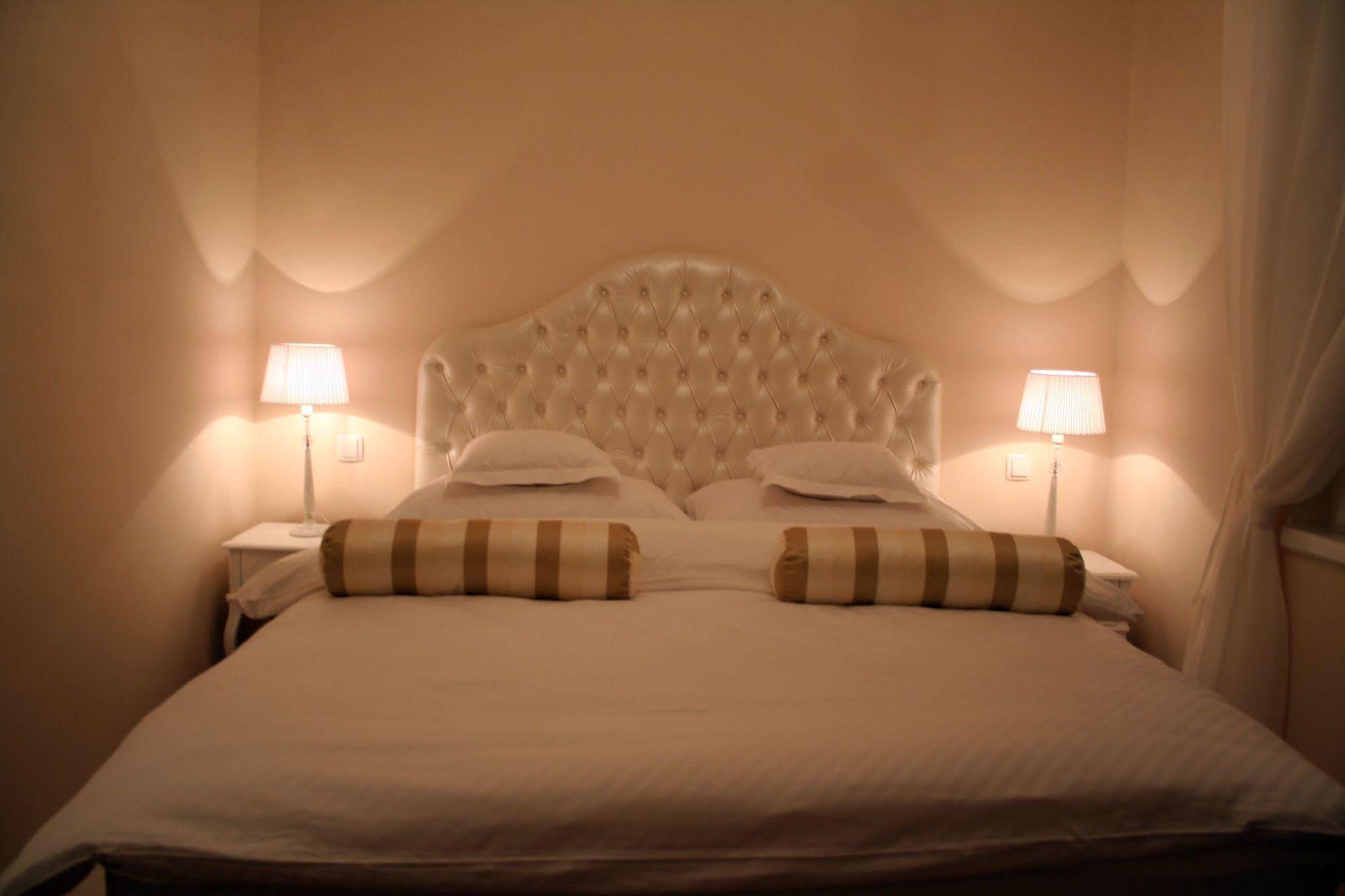 Banica Apartments & Rooms
