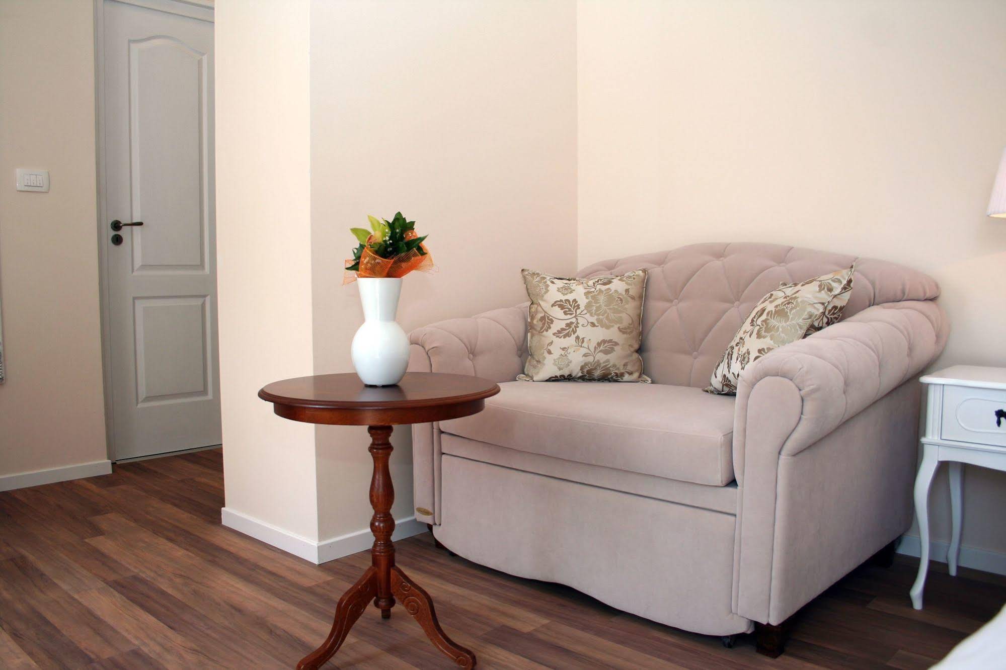 Banica Apartments & Rooms