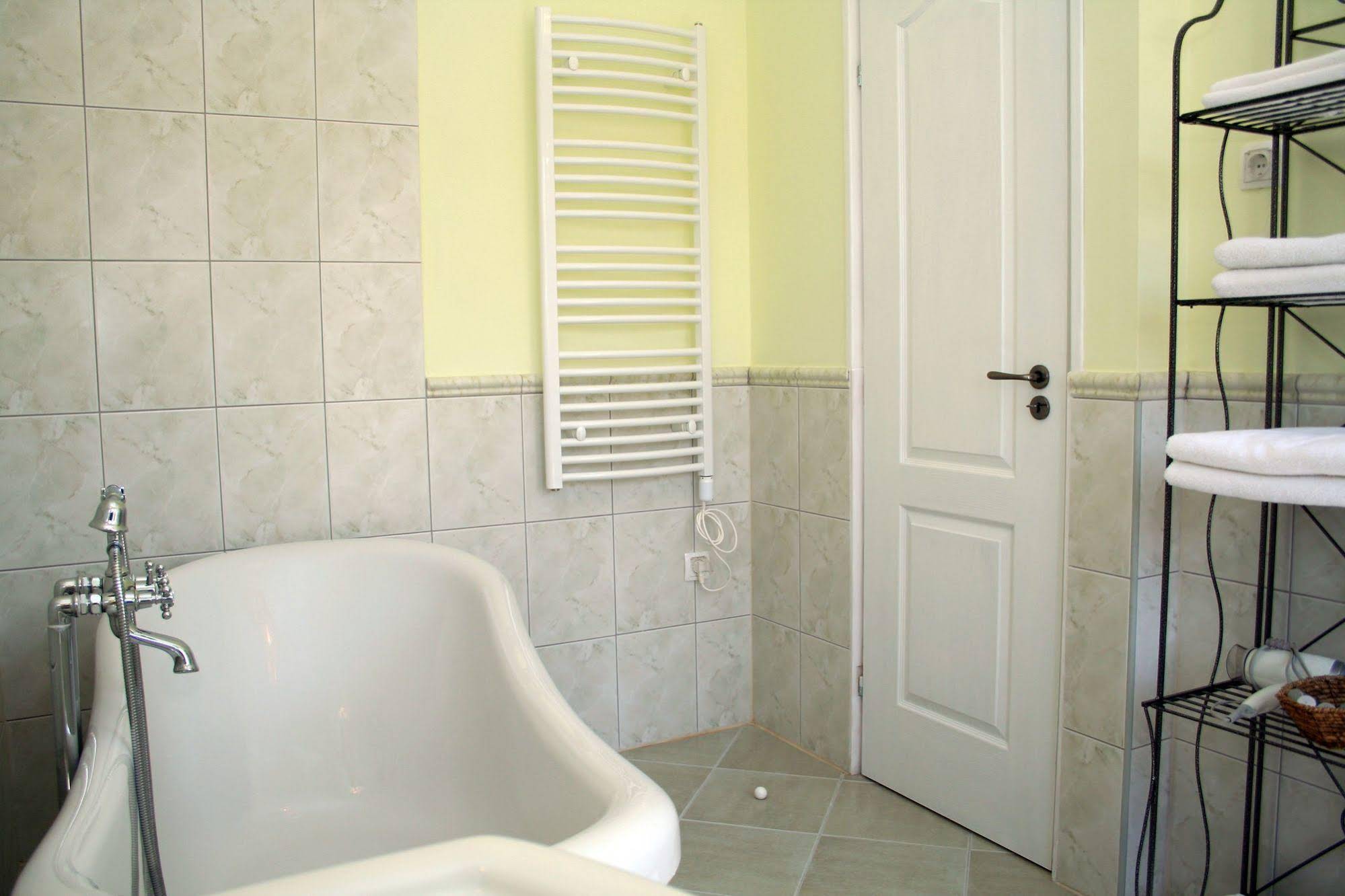 Banica Apartments & Rooms