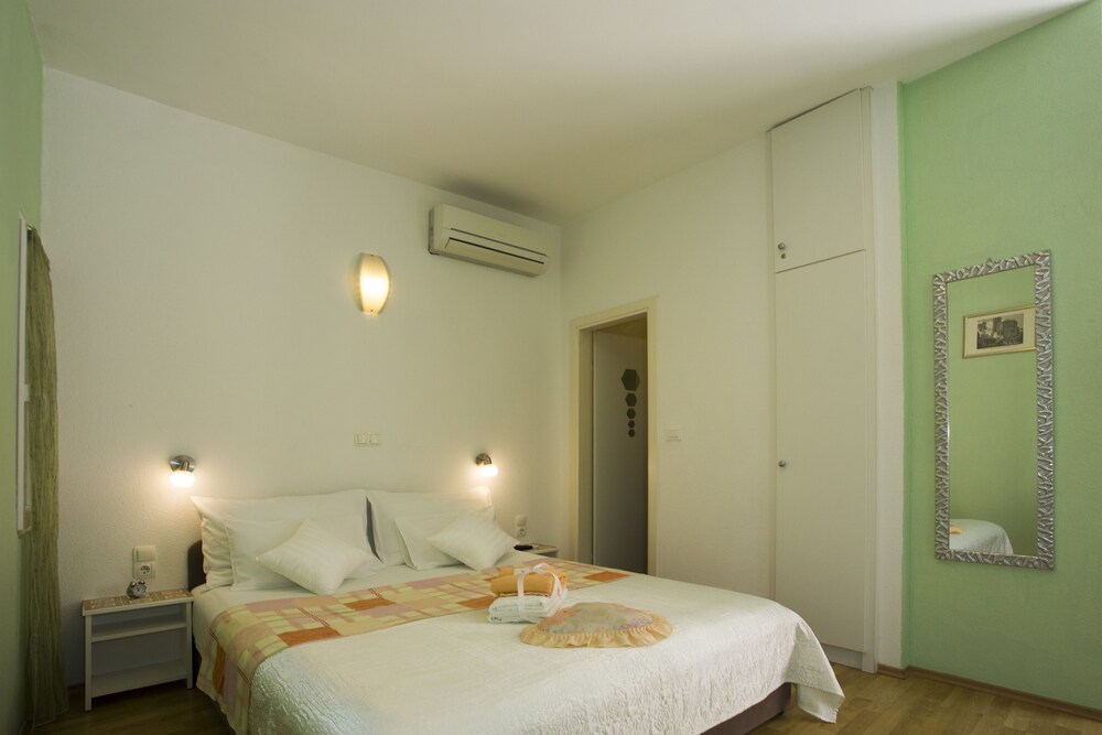 Central Old Town Rooms