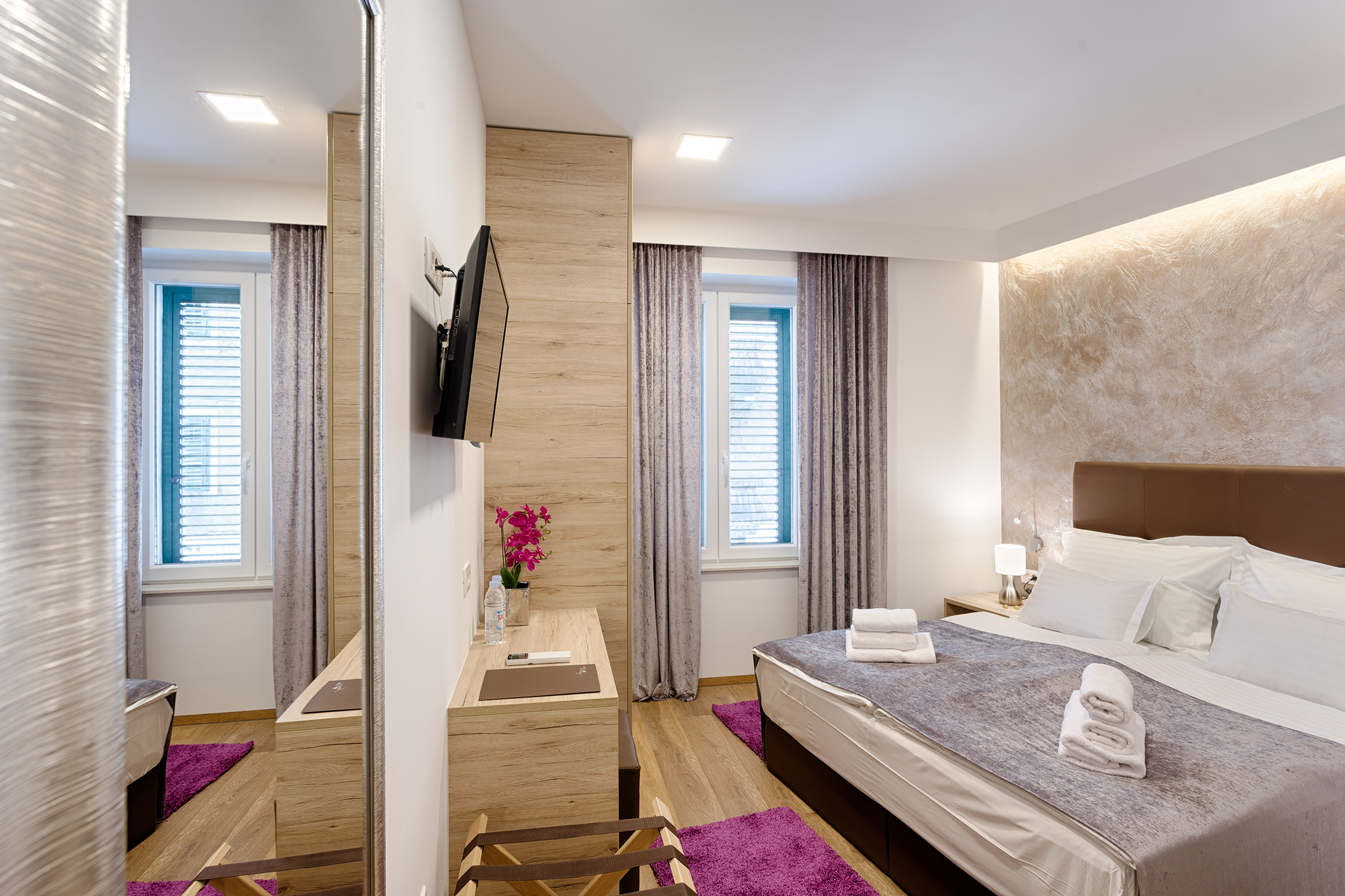 Central Pearl by Nono Ban