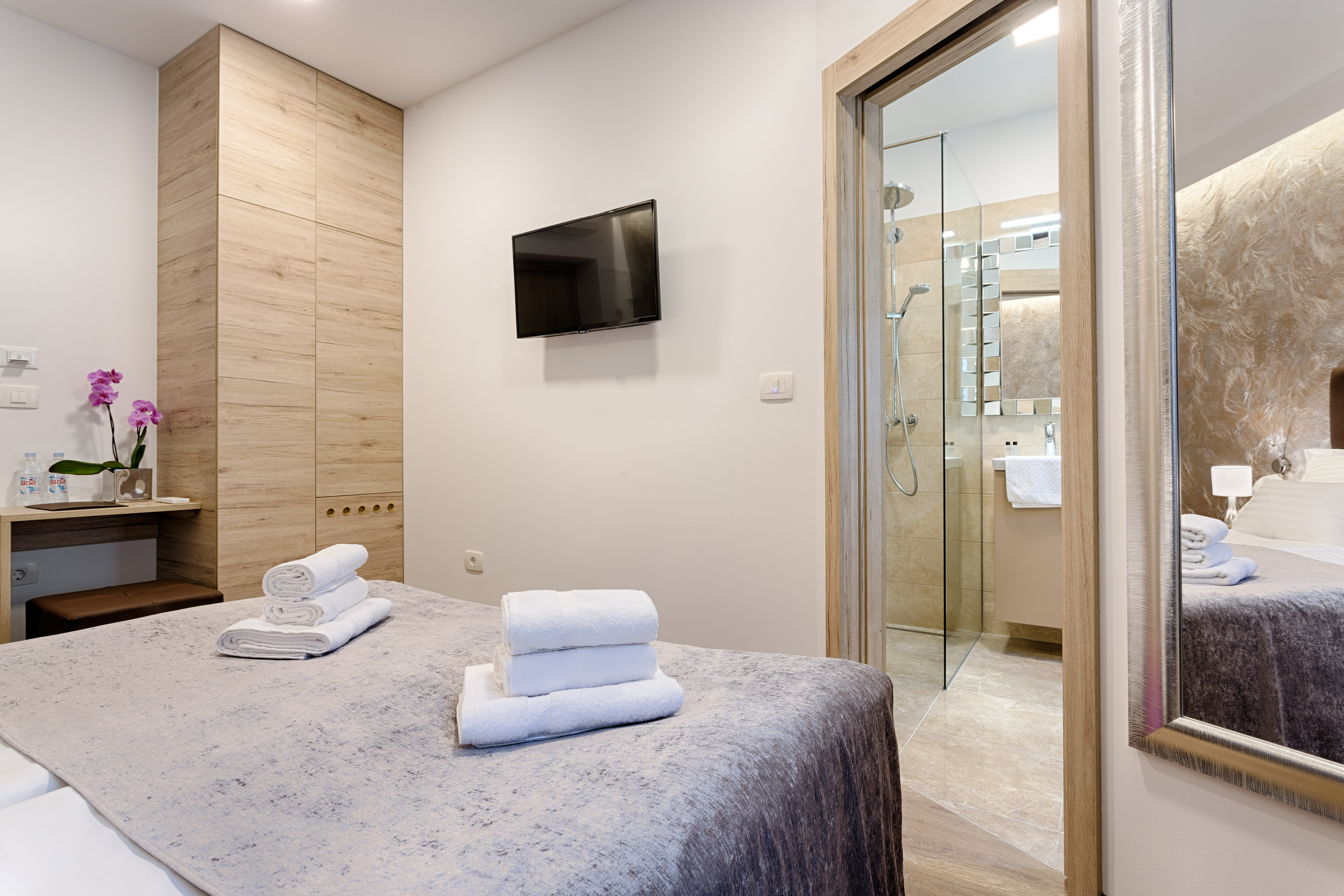 Central Pearl by Nono Ban