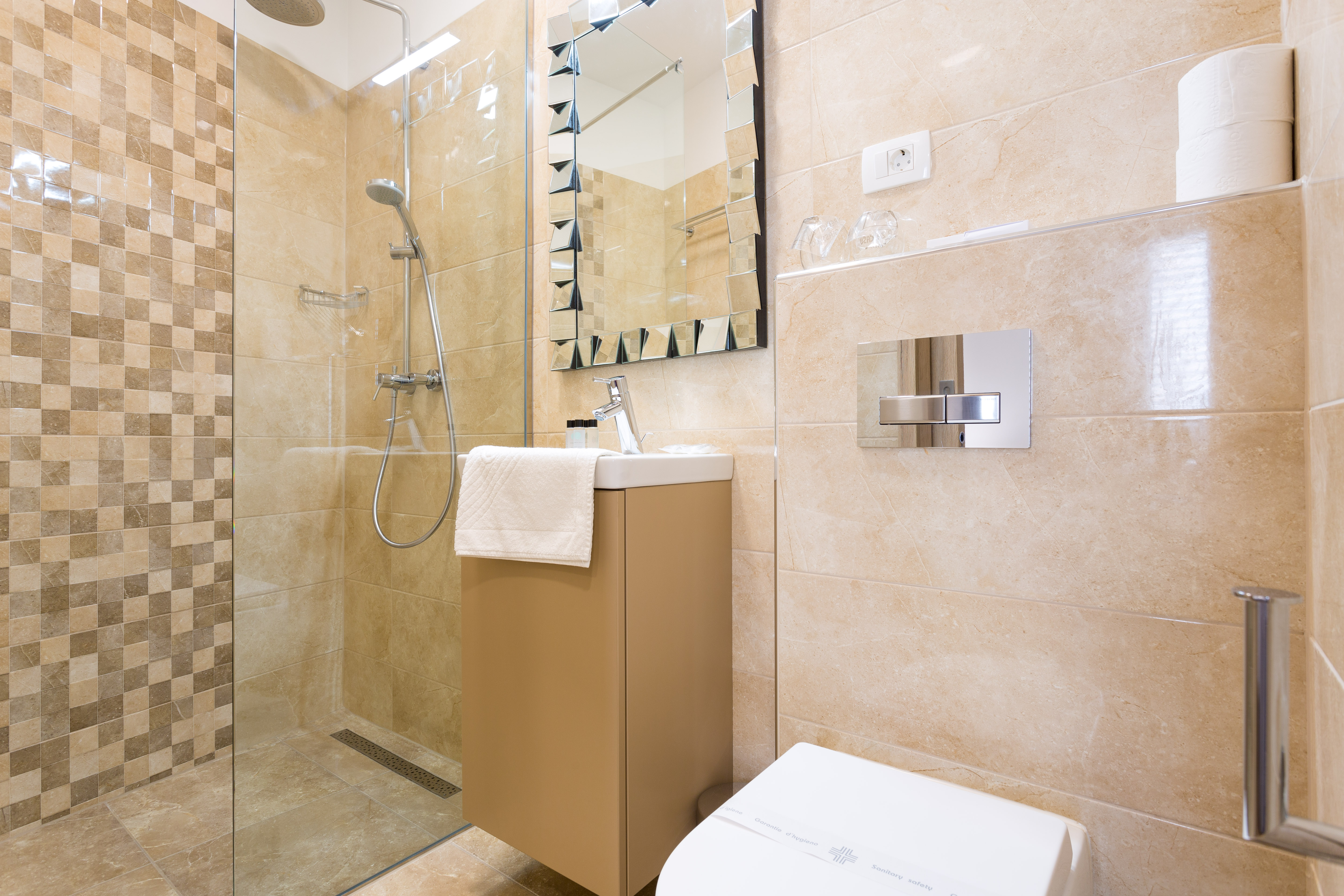 Central Pearl by Nono Ban