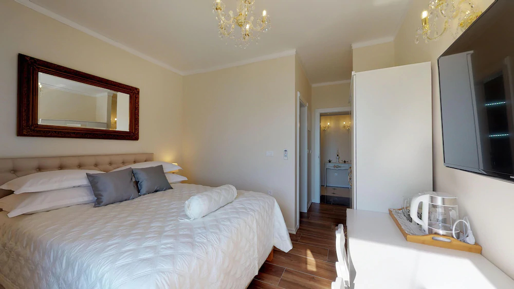 Chrysanta Apartments