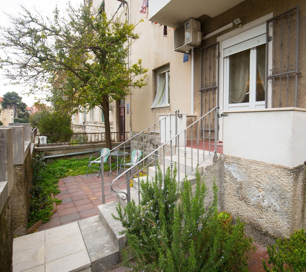 Cro Jet Set Apartments