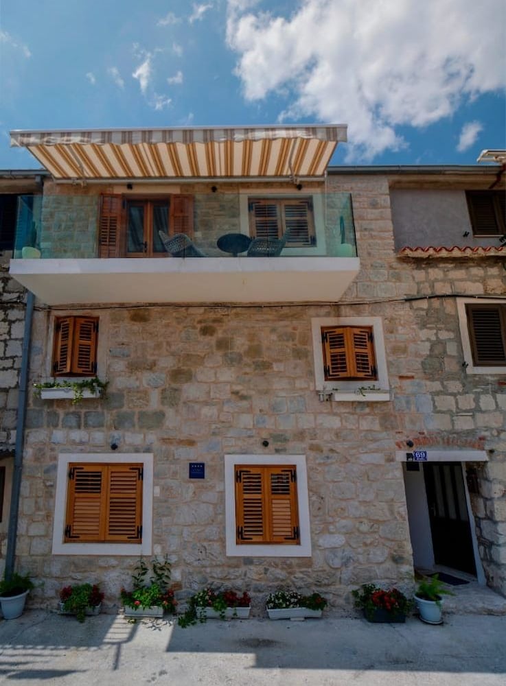 Luxury View Marjan