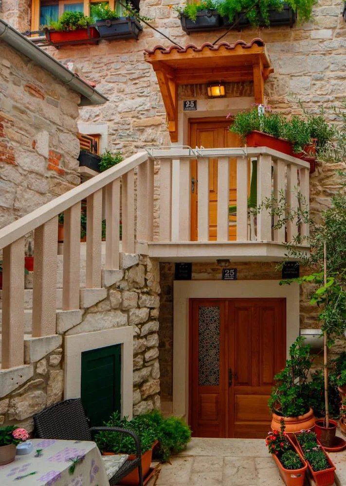 Luxury View Marjan
