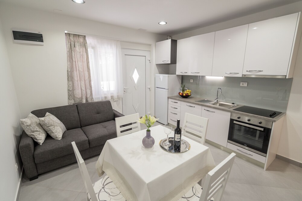Drop In Split Apartments