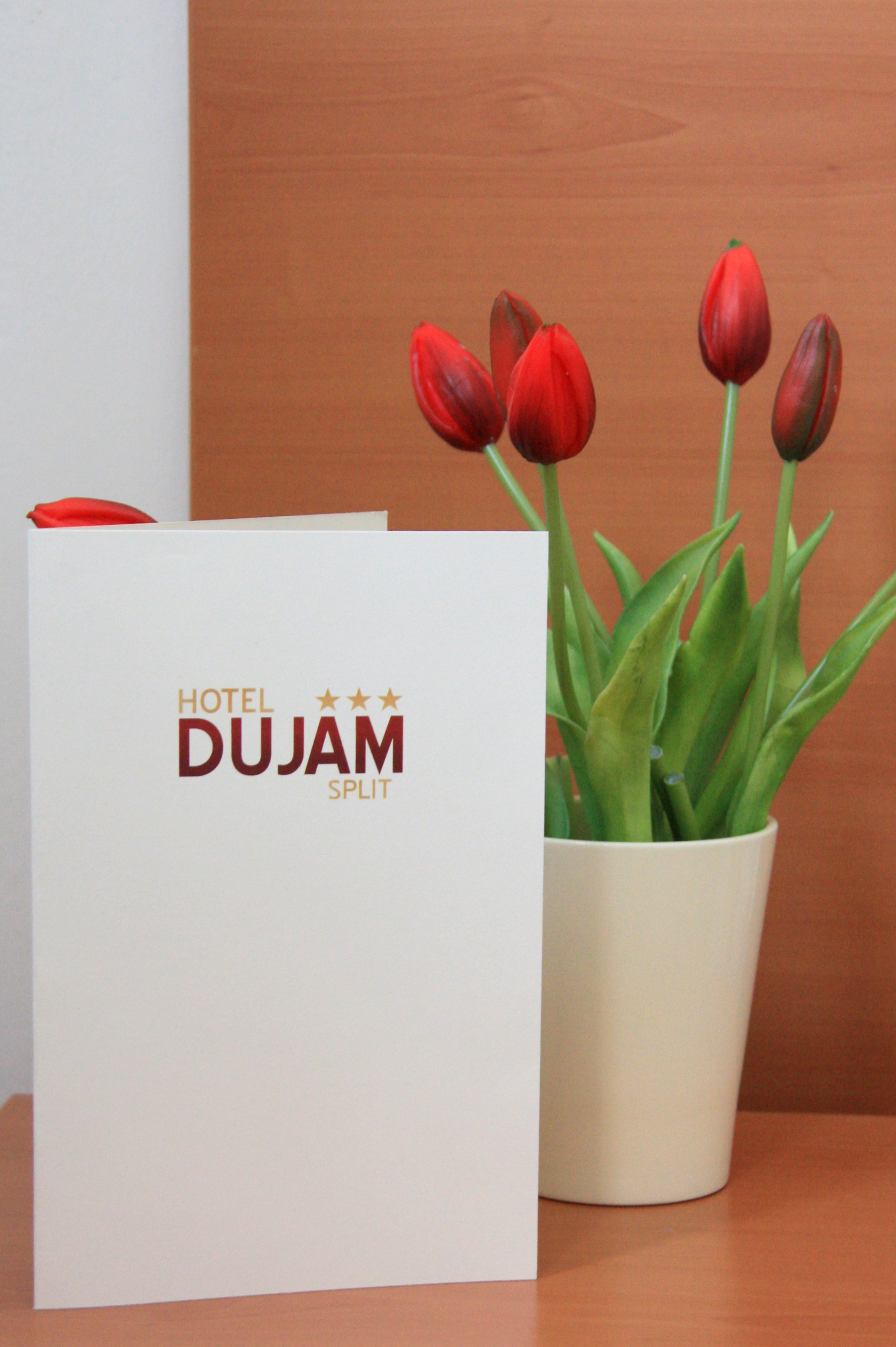 Dujam Hotel