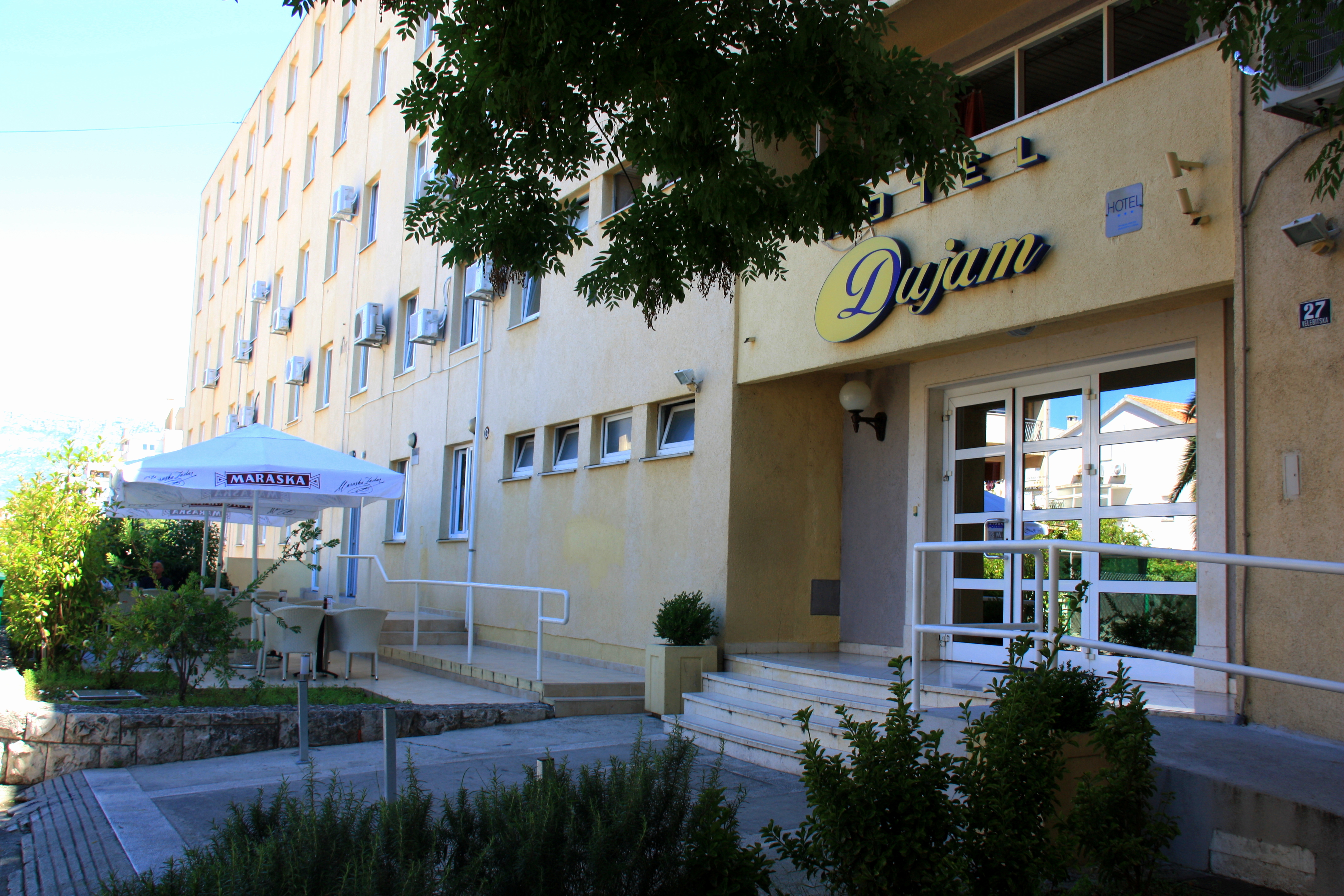 Dujam Hotel