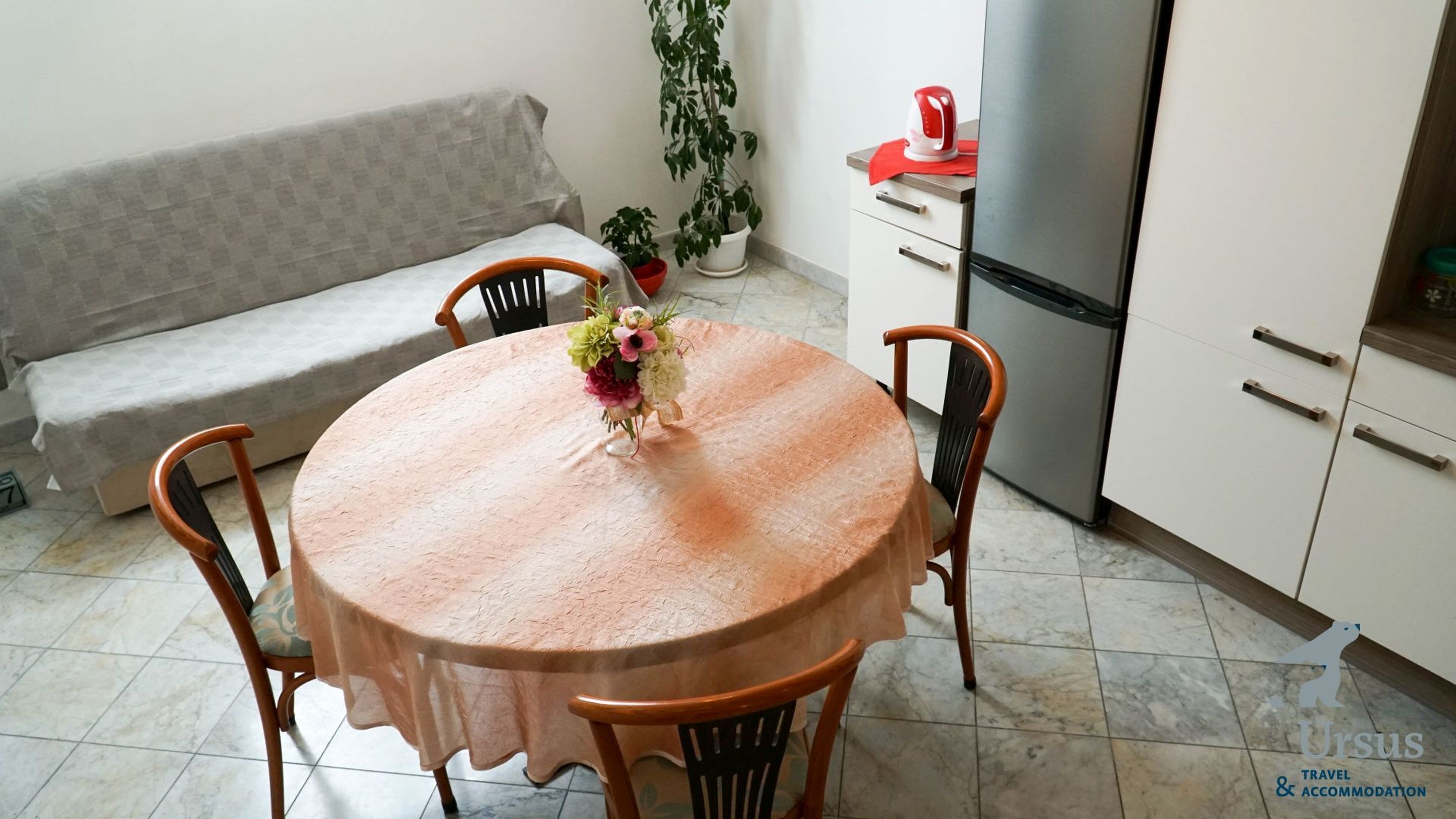 Duplex Apartment Tinel