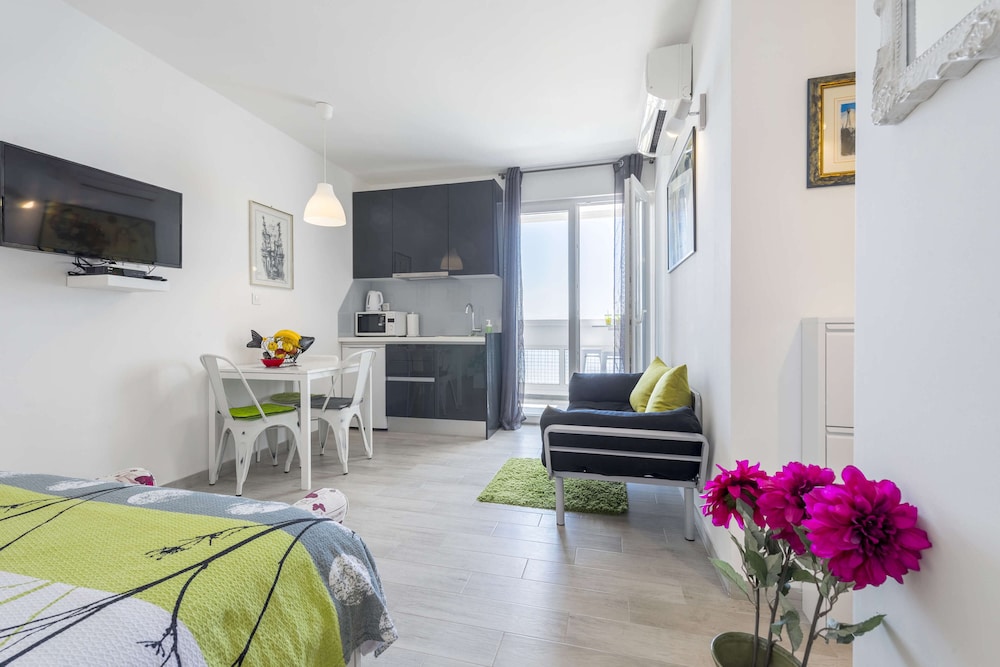 FM Apartments