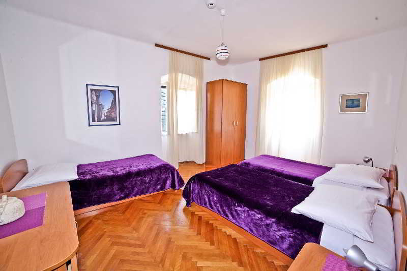 Garden Apartment Hotel