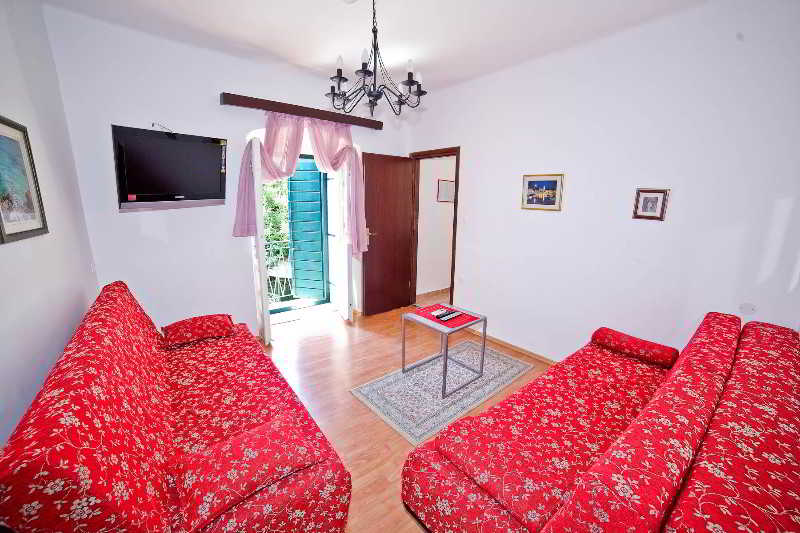 Garden Apartment Hotel
