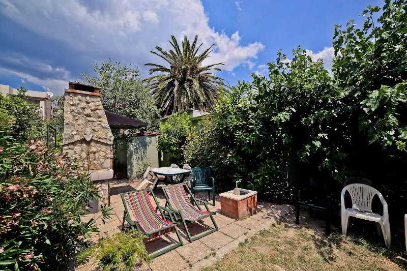 Garden Apartment Hotel
