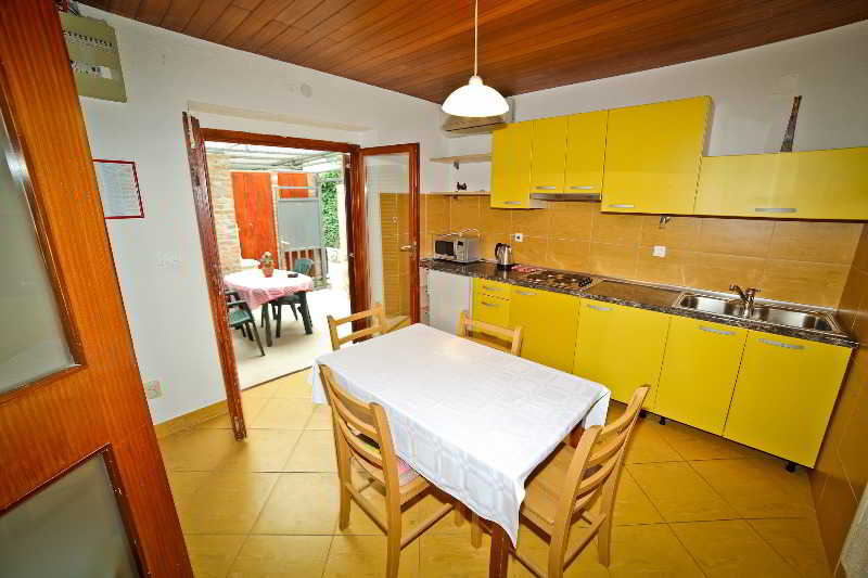 Garden Apartment Hotel