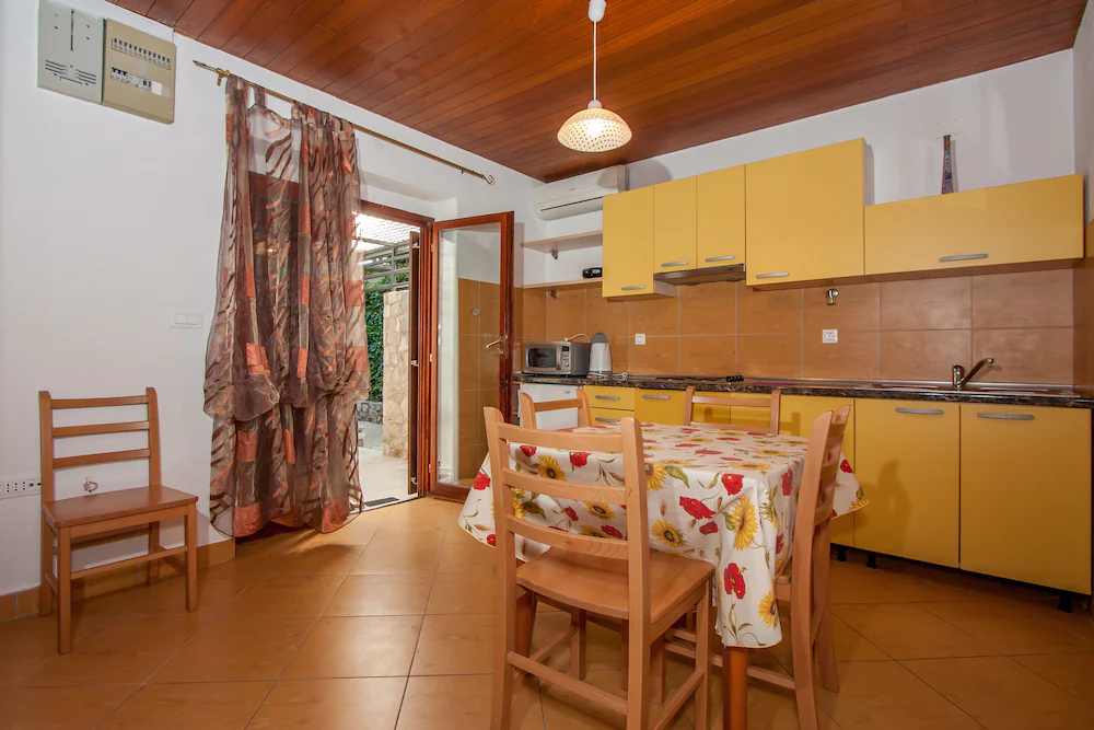 Garden Apartment Hotel