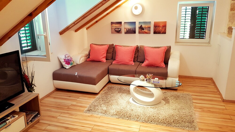 House Sandra - Guest House