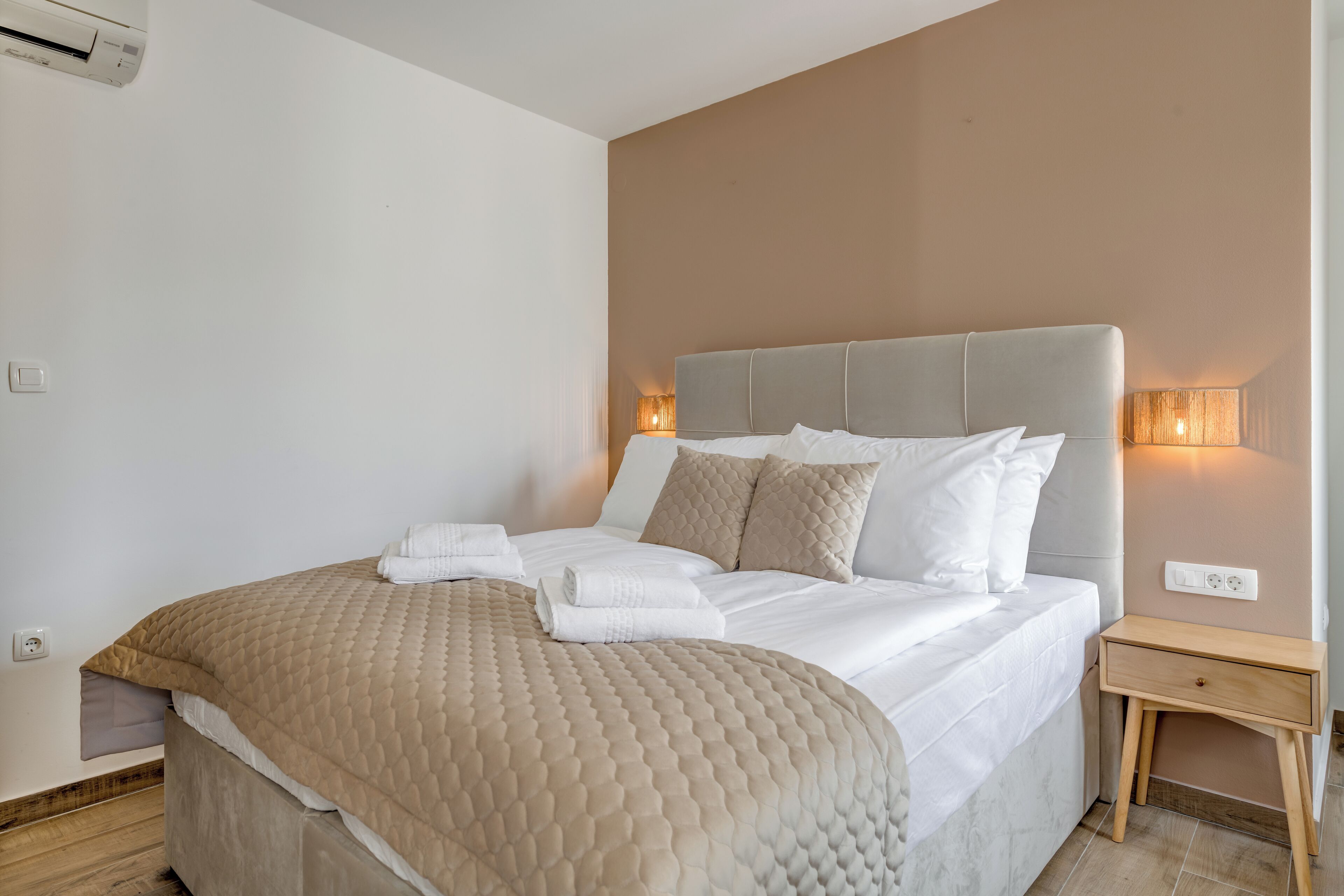 InMotion Luxury Rooms