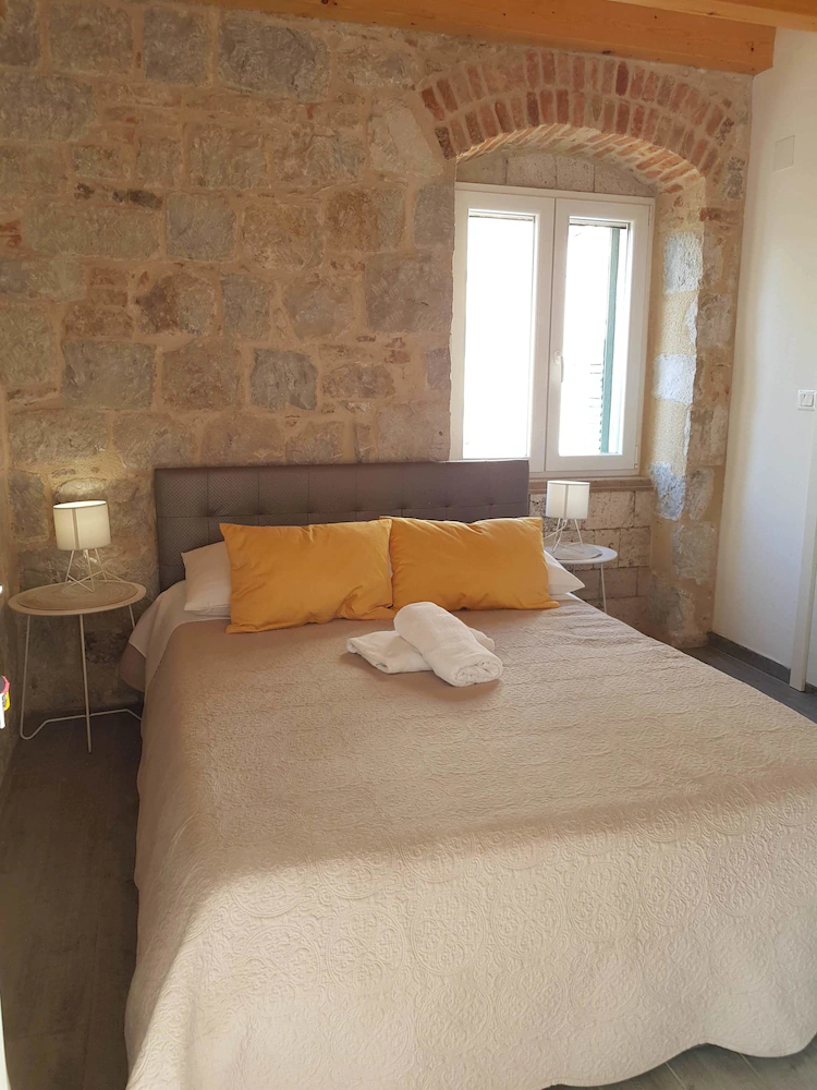 Jes boutique rooms