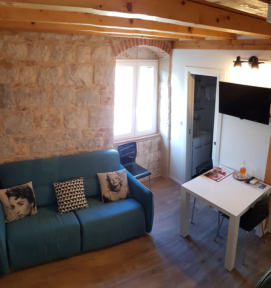 Jes boutique rooms
