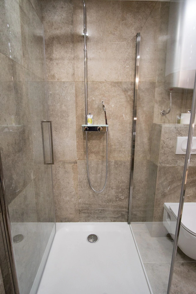 JR Luxury Guesthouse 2