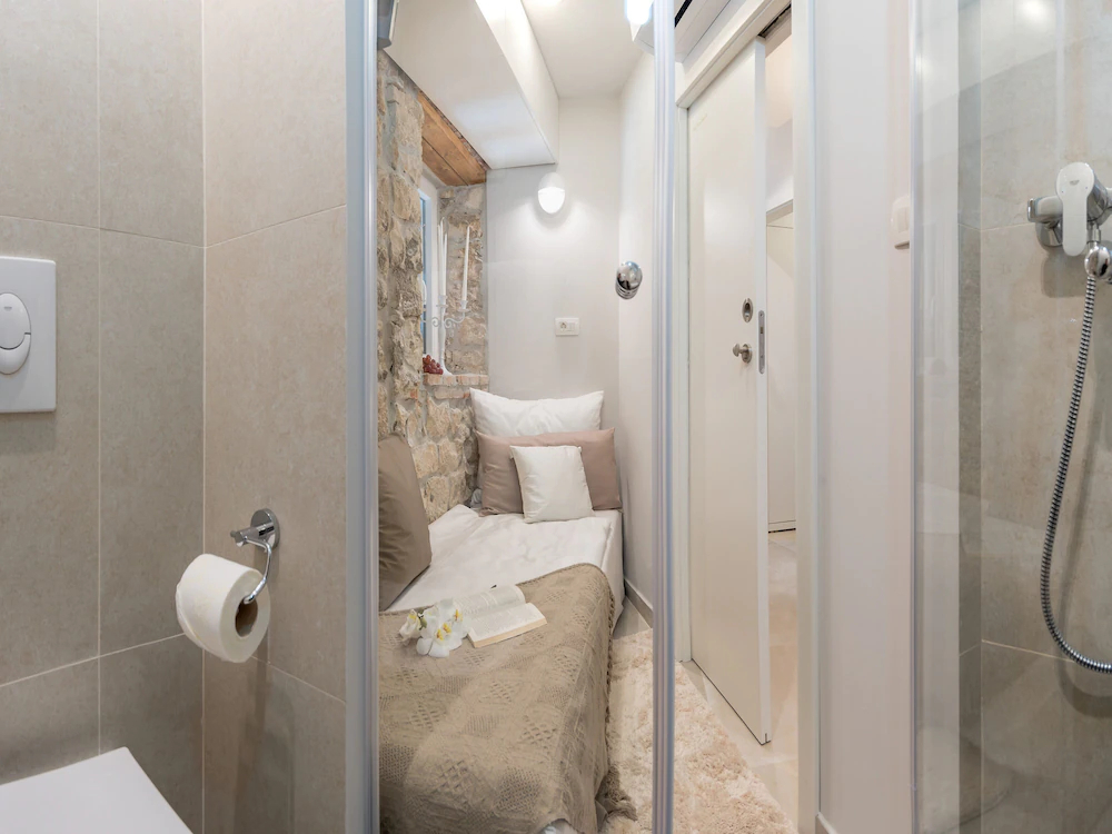 Jupiter Lux Rooms