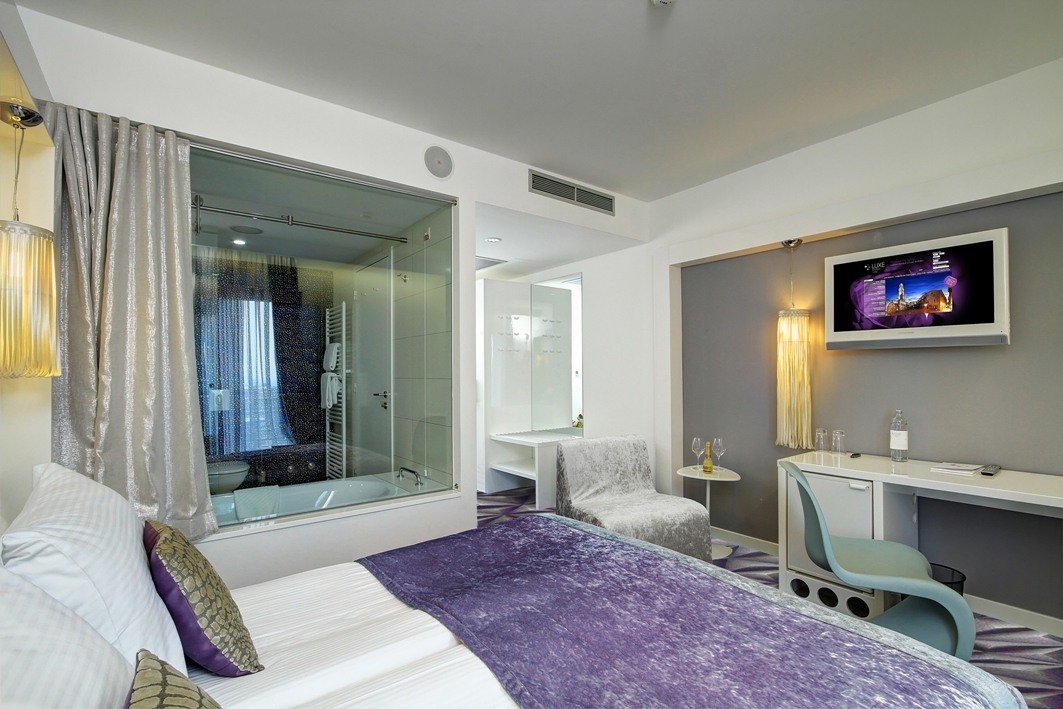 Luxe Boutique Hotel