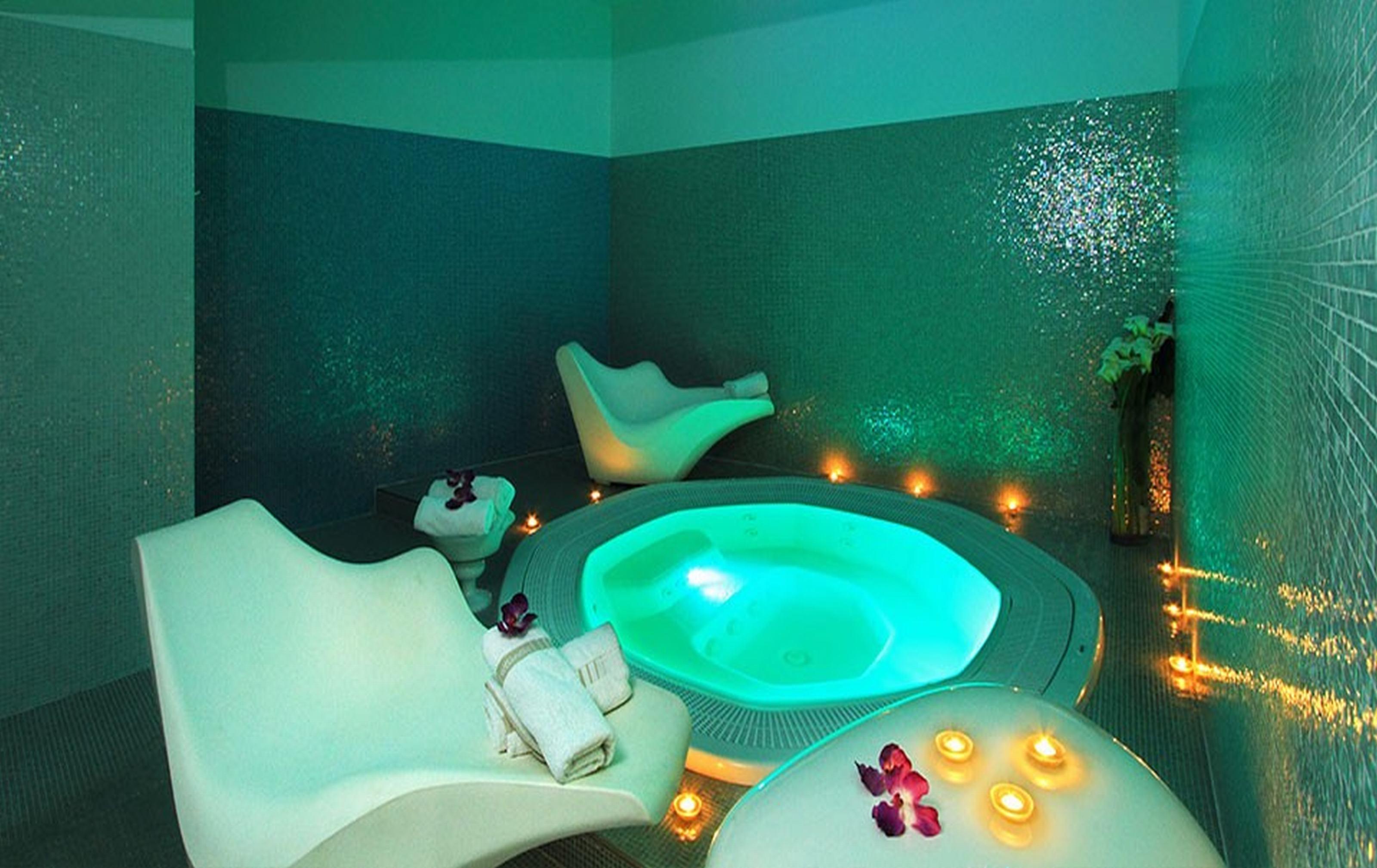 Luxe Boutique Hotel