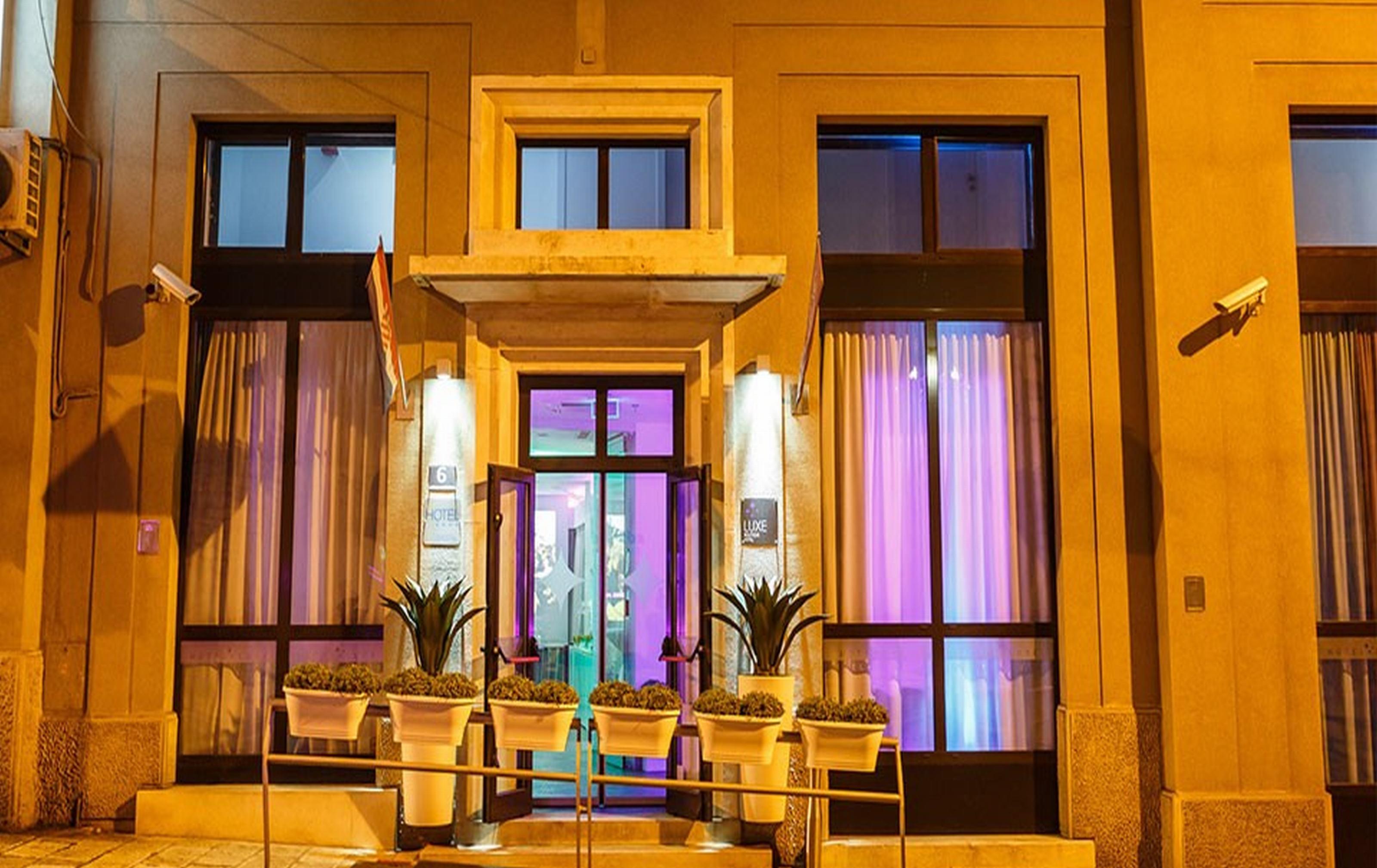 Luxe Boutique Hotel